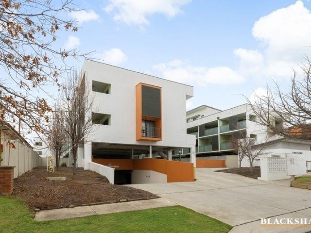 One bedroom apartment with a designer feel