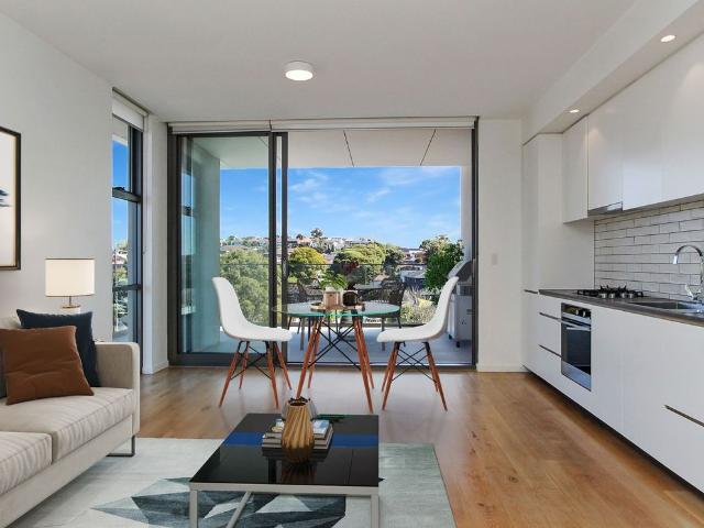 One Bedroom Apartment with Entertaining Balcony/Courtyard