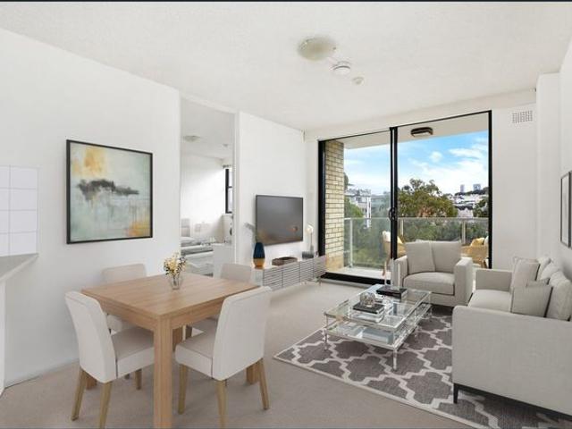 One Bedroom Apartment with Lavender Bay Views