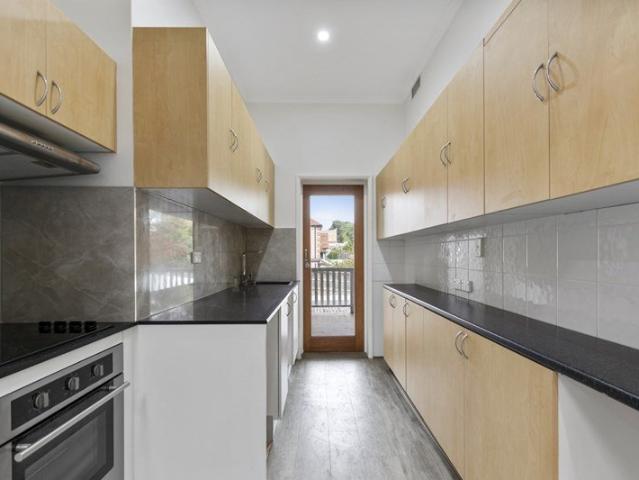 One Bedroom Apartment With Parking In Prime Location