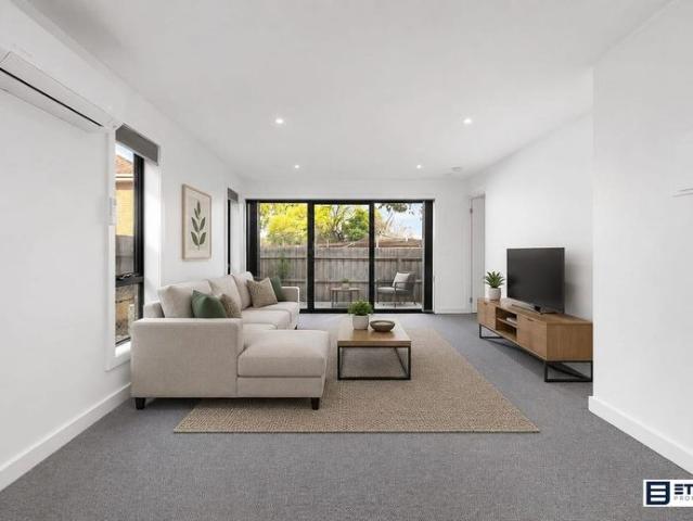 One Bedroom Apartment with Private Courtyard