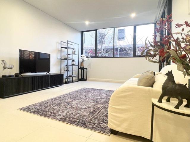 One bedroom apartment with Study