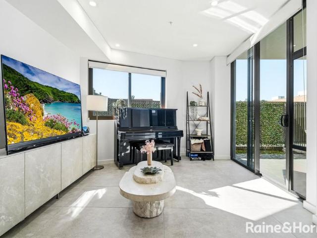 One Bedroom Apartment With Study Area