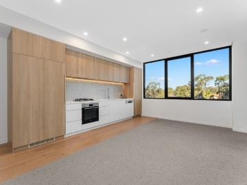 One bedroom apartment with study near Macquarie Shopping Centre