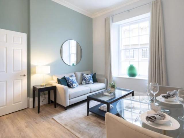 One bedroom apartment Zip & Link Bed near Victoria Rooms Has an Apartment