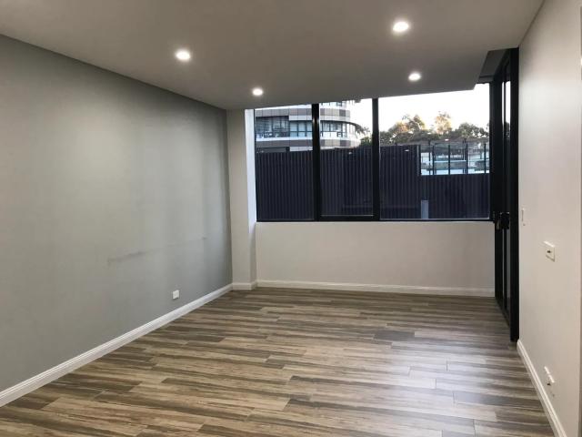 One Bedroom Apartments | 20 mins to City| Gym | Outdoor and indoor pool + Spa |