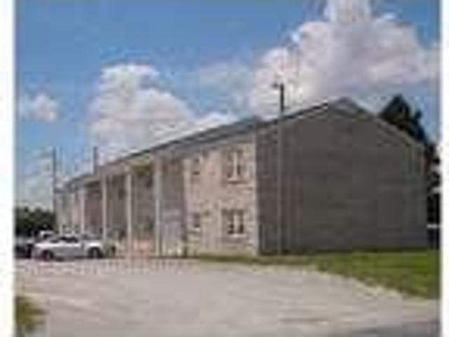 One Bedroom Apt Lots of Closet Space and Water, Sewer and Trash Included!