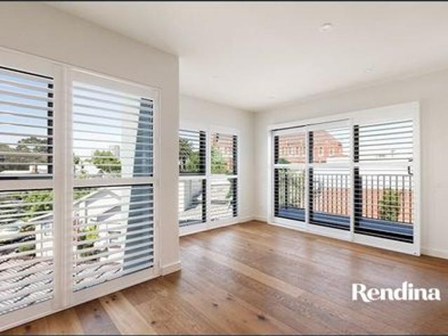 ONE BEDROOM BOUTIQUE APARTMENT WITH CITY VIEWS