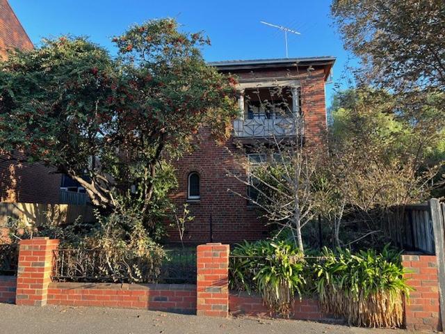 ONE BEDROOM CBD APARTMENT