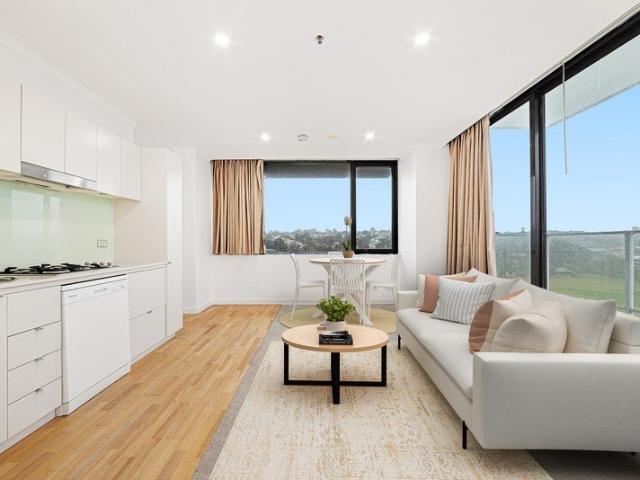 One Bedroom City Pad with Parking Stacker & Pet Friendly