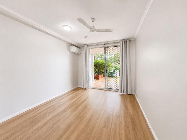 One Bedroom Courtyard Apartment with River Views
