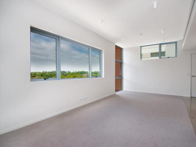 One Bedroom Close to MQ Metro and Shopping Centre & Swimming Pool & Gym