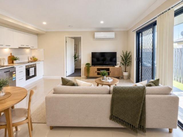 One Bedroom Duplex in a Convenient Location