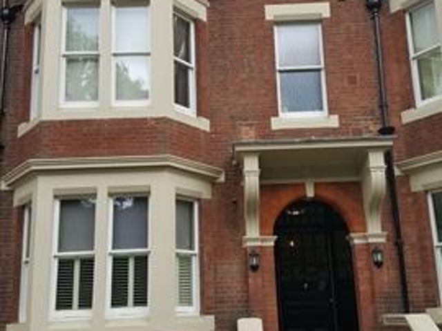One bedroom executive second storey. 1 bed apartment to rent £1,150 pcm £265 pw