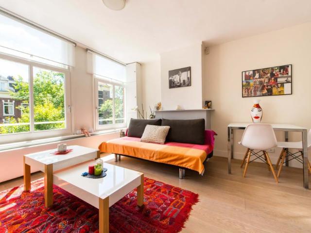 One Bedroom Expat Accommodation — Amsterdam — Canal View