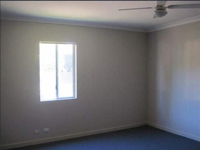 One bedroom flat near the beach 6 month lease only