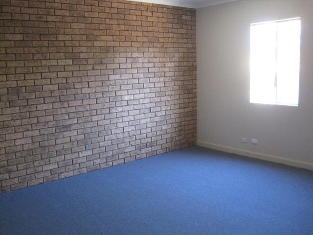 One bedroom flat near the beach 6 month lease only