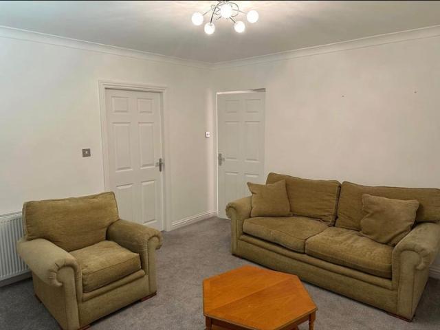 One bedroom flat close to ARI