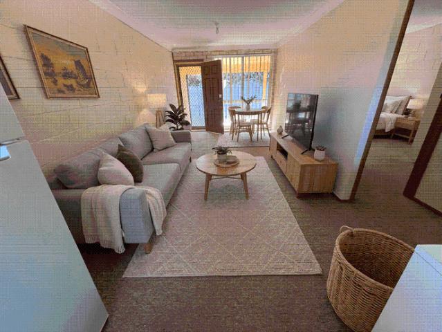 One Bedroom Flat Close to Town!