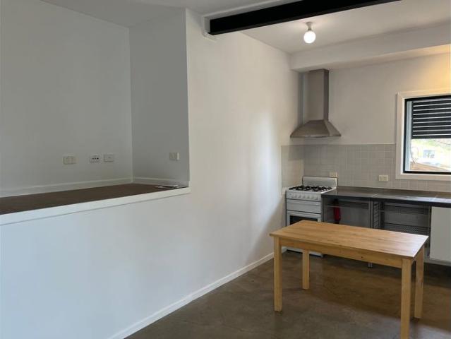 One bedroom flat fully airconditioned and heated all bills included in rent