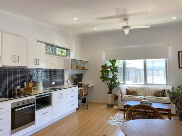 One bedroom flat in beachside Suffolk