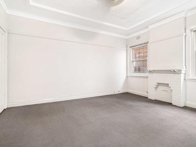 One bedroom flat in convenient location