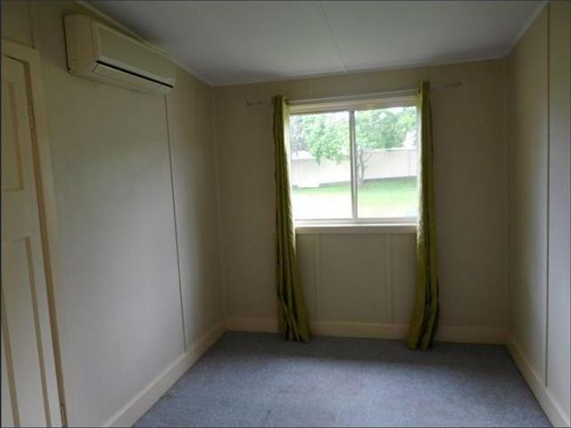 One bedroom flat in small group of three