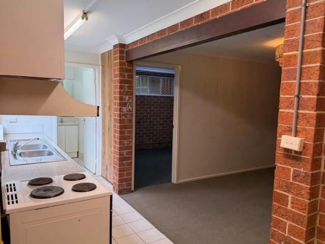 One bedroom flat in the heart of Castle Hill ~