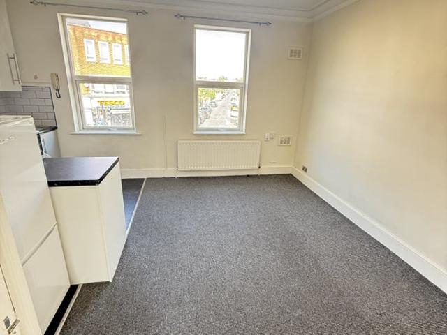 One Bedroom Flat To Let in Tooting Broadway SW17