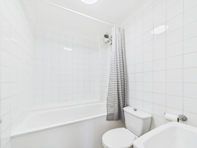 One Bedroom Flat to rent in The Park, Sidcup