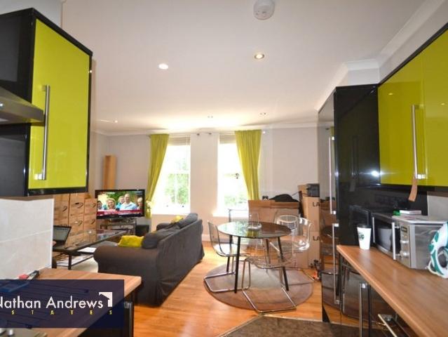 One Bedroom Flat to Rent W12 Great Location