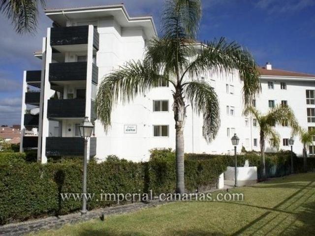One bedroom flat with a lovely garden and terrace available for seasonal rental in Puerto de La Cruz, in an exclusive residential area
