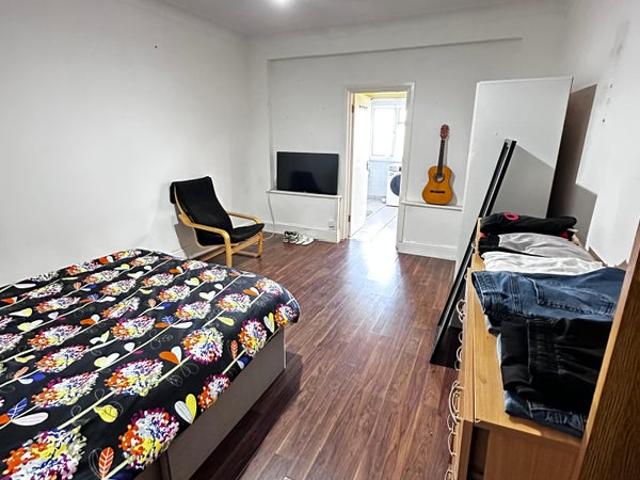 One Bedroom Flat with Garden All Bills Included