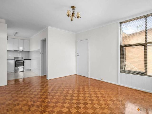 ONE BEDROOM | FRESHLY PAINTED | CONVENIENT LOCATION