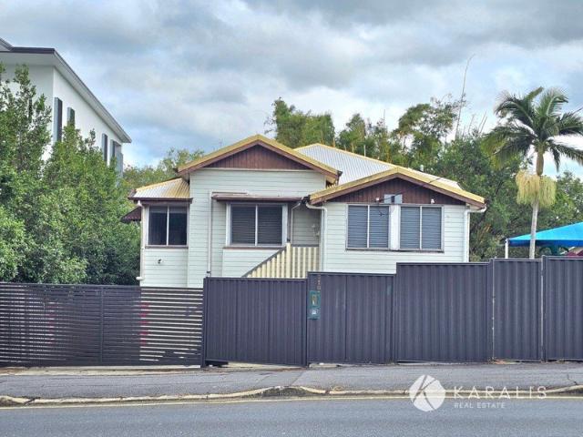 One Bedroom Furnished Rooms with Air Conditioning with Shared Bathroom, Kitchen, Laundry