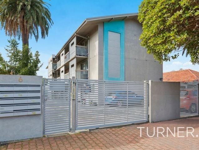 One bedroom ground floor apartment in a great location