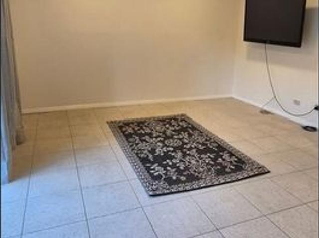 ONE BEDROOM GRANNY FLAT CLOSE TO JOHN HUNTER HOSPITAL