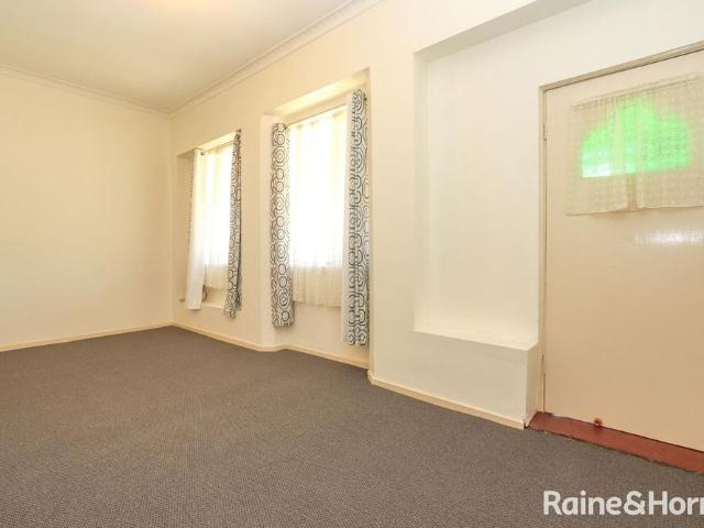 One bedroom house Available NOW!