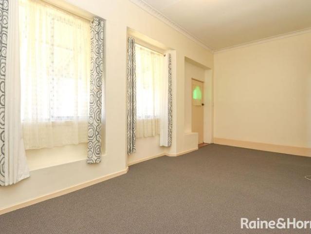 One bedroom house Available NOW!