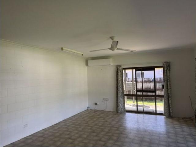 One bedroom house fully fenced