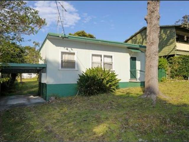 One Bedroom House in Nelson Bay!