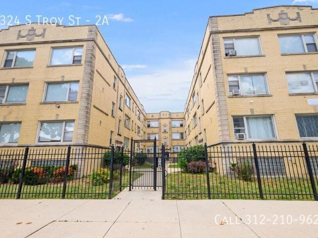 One Bedroom in Chicago Lawn