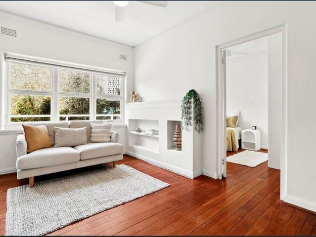 One Bedroom in Iconic Bondi Block, Common Rooftop With Panoramic Views Please Enter via 33 Campbell Pde