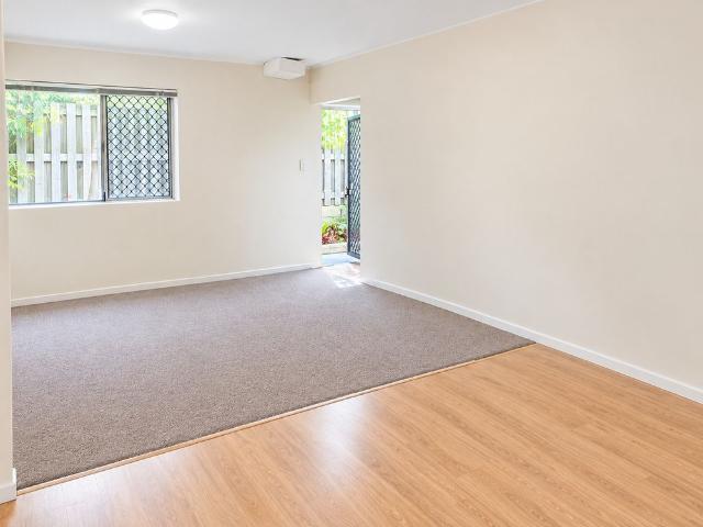 One Bedroom in Sought After Skew Street!