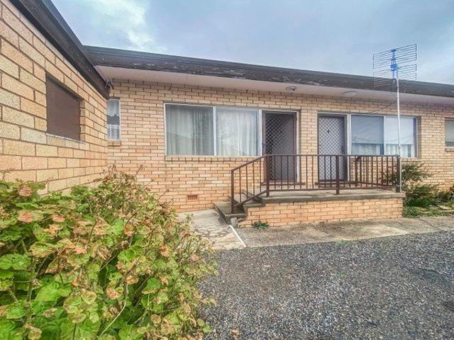 One Bedroom Low Maintenance Unit