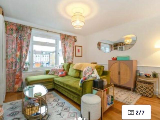 One bedroom Maisonette with large private garden