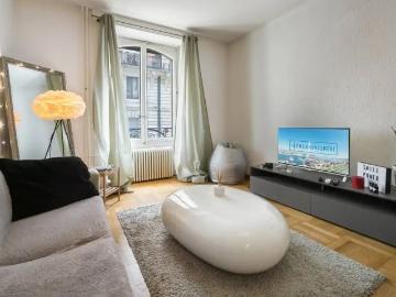 One Bedroom Near Plainpalais with Parquet and Character, Geneva Amsterdam Apartments for Rent