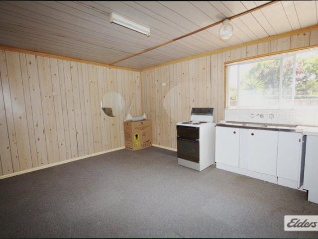 One Bedroom, One Bathroom Glanny Flat In Prime Location