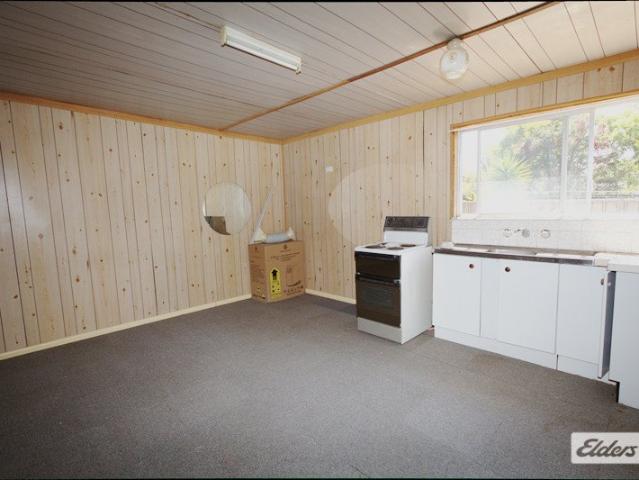 One Bedroom, One Bathroom Glanny Flat In Prime Location