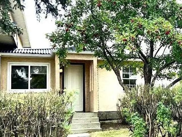 One Bedroom, One Den Bungalow House — 1 Bedroom House